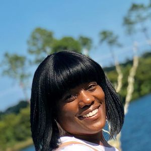 Meet your Posher, Valorie